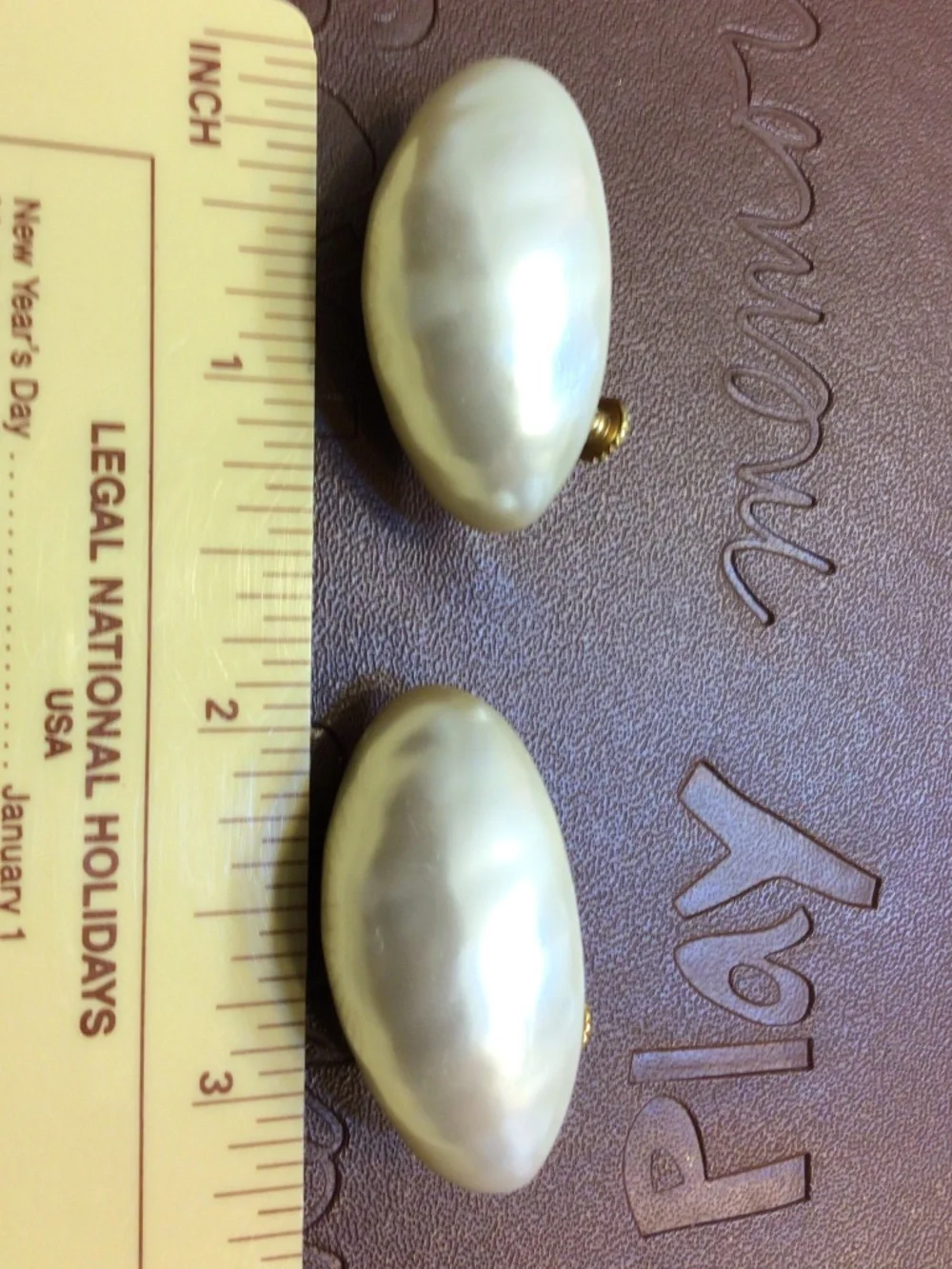 Vintage Cream-colored Acrylic/Lucite Faux Pearl Oval Screw Back Clip-on Earrings